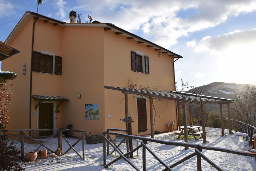 Agriturismo La Coccinella Valfabbrica ภายนอก รูปภาพ