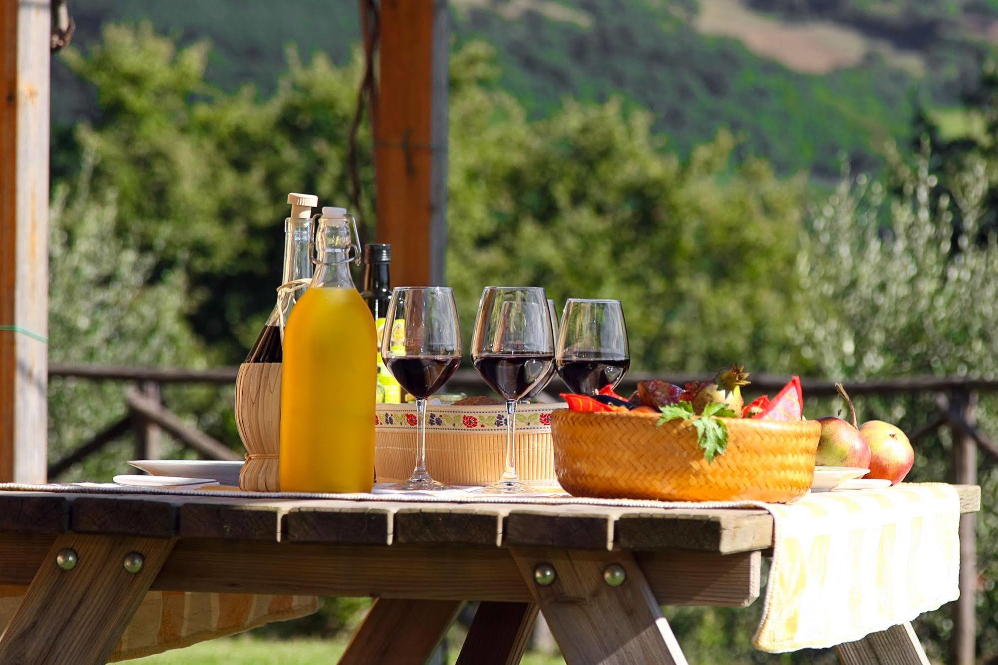 Agriturismo La Coccinella Valfabbrica ภายนอก รูปภาพ